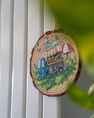 On The Road - Illustrazione Dipinta a Mano su legno